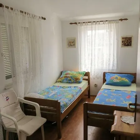 Apartment Apartman Veseli *