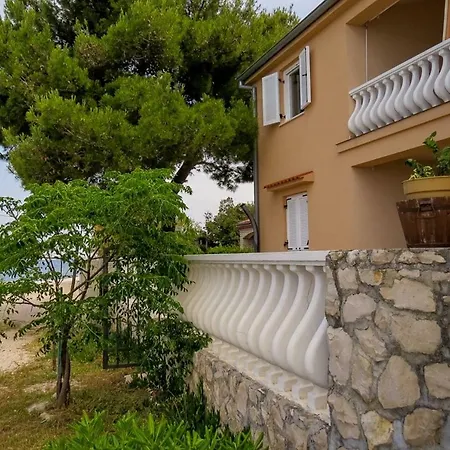 Apartman Veseli Apartment *